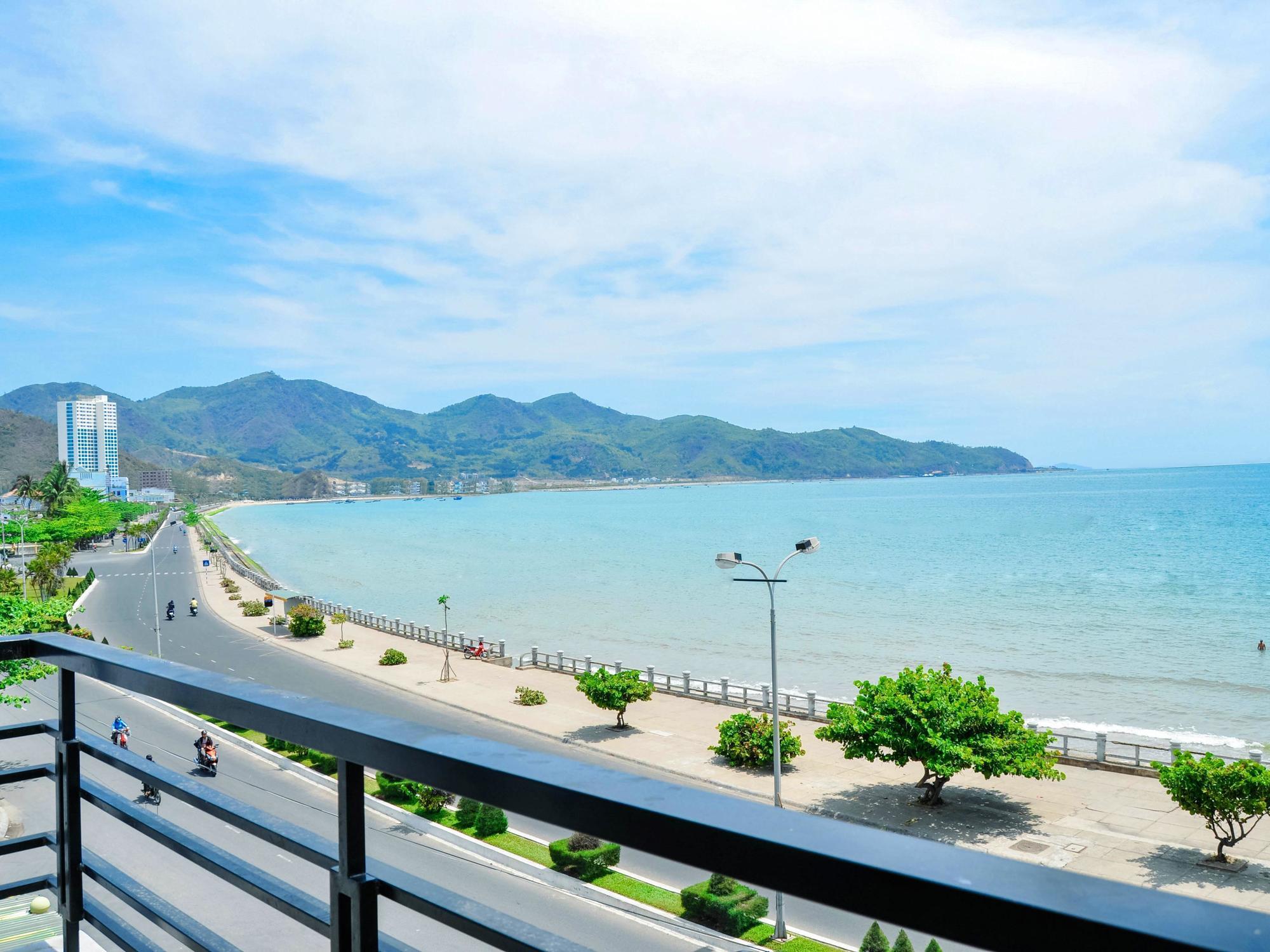 Thien Thanh Hotel - E Dragon ニャチャン エクステリア 写真