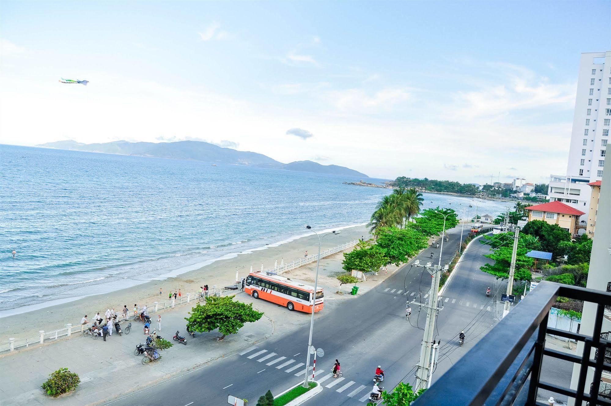 Thien Thanh Hotel - E Dragon ニャチャン エクステリア 写真
